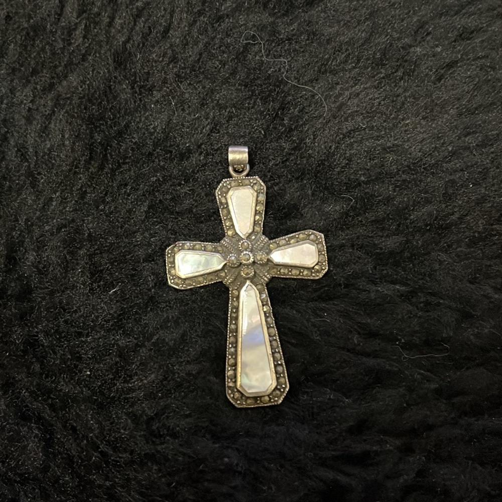 Mother of Pearl & 925 Stamped Sterling Silver Cross - Picture 12 of 17